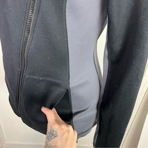 CAbi Dash Jacket Black Dark Gray Asymmetrical Zipper Side Pockets Size Medium - Picture 3 of 11